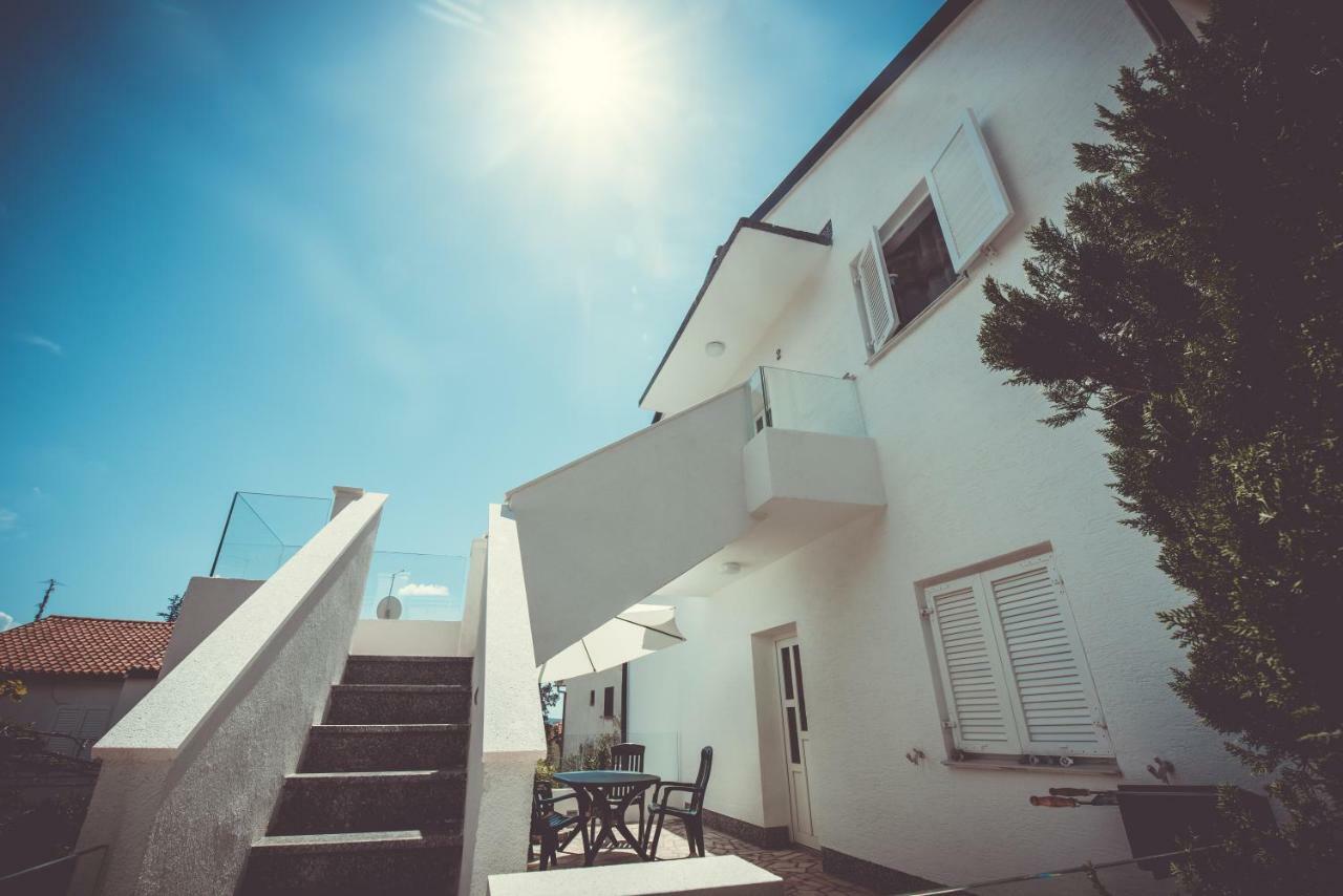 Ferienwohnung Cornus Vallis Krk Town Exterior foto