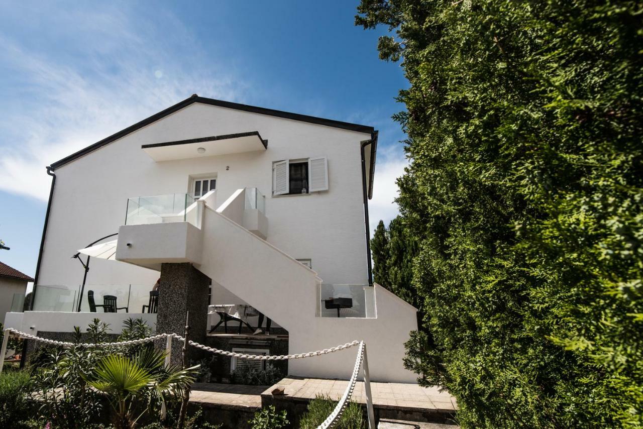 Ferienwohnung Cornus Vallis Krk Town Exterior foto